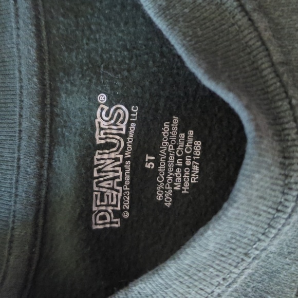 EUC CUTE Peanuts Snoopy Christmas Sweatshirt 5T - Picture 6 of 7